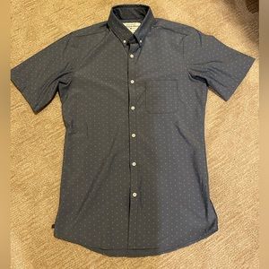 Mizzen and Main Medium Tall Trim Fit short sleeve button down